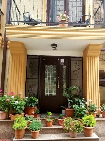 Фотографии Гостевой дом Golden House г. Кобулети (Грузия) №5 Фото Гостевой дом Golden House г. Кобулети 5