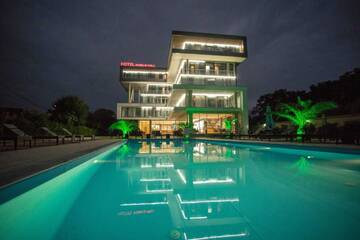 Фотографии Отель Hotel Nobilis Hall г. Кобулети (Грузия) №3 Фото Отель Hotel Nobilis Hall г. Кобулети 3