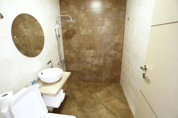 Фото номера Семейный номер с балконом Отель Hotel Homey Kobuleti г. Кобулети 21