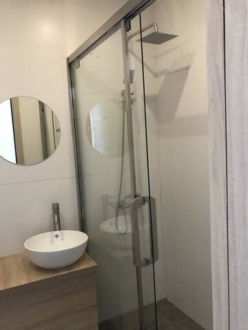 Фото номера Семейный люкс с балконом Отель Hotel Homey Kobuleti г. Кобулети 5