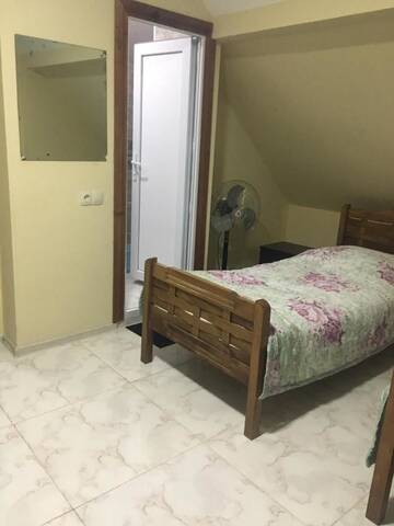 Фото номера Стандартный трехместный номер Гостевой дом An_old house г. Кобулети 5
