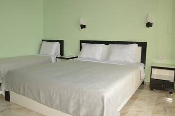 Фото номера Трехместный номер Отель Hotel Like г. Кобулети 13