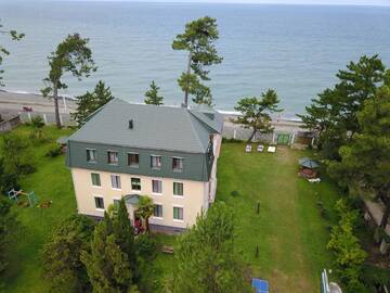 Фото номера Четырехместный номер с балконом Отель Marshal Resort Kobuleti г. Кобулети 14
