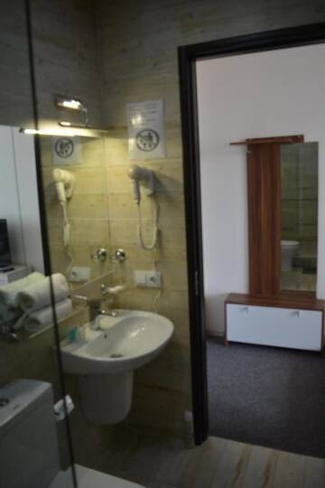 Фото номера Улучшенный двухместный номер с 1 кроватью и видом на море Отель Kent Hotel г. Кобулети 5