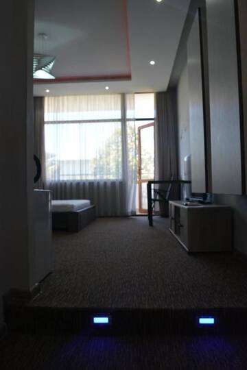 Фото номера Улучшенный двухместный номер с 1 кроватью и видом на море Отель Kent Hotel г. Кобулети 11