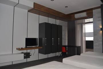 Фото номера Четырехместный номер с балконом Отель Kent Hotel г. Кобулети 4