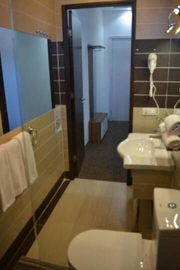 Фото номера Трехместный номер Делюкс Отель Kent Hotel г. Кобулети 10