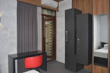Фото номера Трехместный номер с балконом Отель Kent Hotel г. Кобулети 5