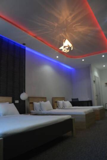 Фото номера Четырехместный номер &quot;Комфорт&quot; Отель Kent Hotel г. Кобулети 3