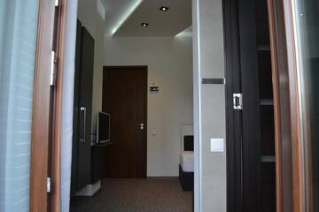 Фото номера Двухместный номер с 2 отдельными кроватями и балконом Отель Kent Hotel г. Кобулети 4