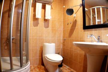 Фото номера Люкс с видом на бассейн Отель Hotel Condori г. Кобулети 6