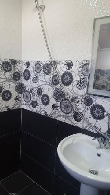Фото номера Трехместный номер с балконом Курортные отели Hotel Near the Sea г. Кобулети 6
