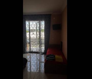 Фото номера Трехместный номер с балконом Курортные отели Hotel Near the Sea г. Кобулети 17