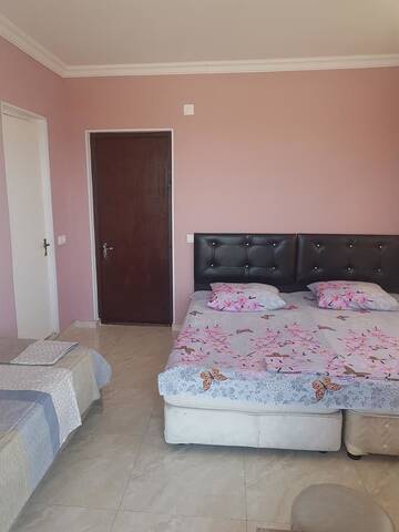 Фото номера Трехместный номер с балконом Курортные отели Hotel Near the Sea г. Кобулети 3