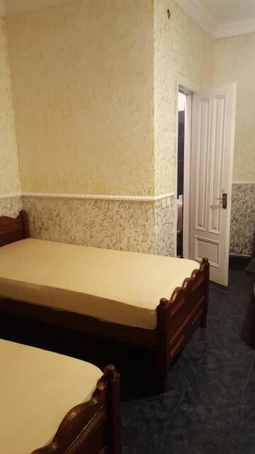 Фото номера Четырехместный номер с собственной ванной комнатой Курортные отели Hotel Near the Sea г. Кобулети 3
