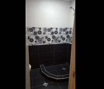 Фото номера Трехместный номер с балконом Курортные отели Hotel Near the Sea г. Кобулети 18