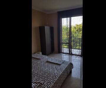 Фото номера Трехместный номер с балконом Курортные отели Hotel Near the Sea г. Кобулети 24