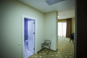 Фото номера Стандартный номер Diana Отель Castello Mare Hotel&amp;Wellness Resort г. Кобулети 6