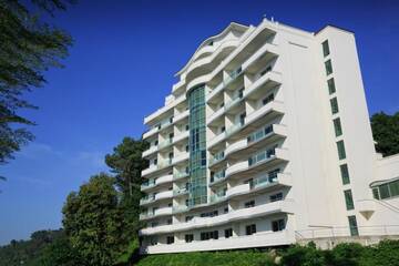 Фото номера Стандартный номер Diana Отель Castello Mare Hotel&amp;Wellness Resort г. Кобулети 7