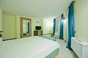 Фото номера Вилла &quot;Афродита&quot; Отель Castello Mare Hotel&amp;Wellness Resort г. Кобулети 2