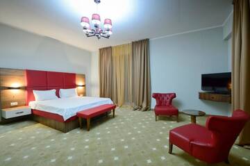 Фото номера Семейный люкс Отель Castello Mare Hotel&amp;Wellness Resort г. Кобулети 2