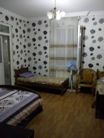 Фото номера Стандартный четырехместный номер Курортные отели Mini Hotel on Guramishvili 22 г. Кобулети 11