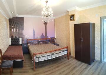 Фото номера Трехместный номер с общей ванной комнатой Гостевой дом Guest House Rustaveli г. Кобулети 4