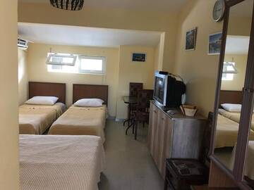Фото номера Семейный номер-студио Отели эконом-класса Kobuleti Beach Hotel г. Кобулети 13