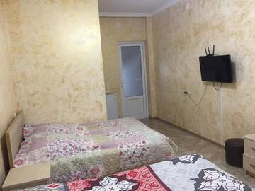 Фото номера Трехместный номер с балконом Отель Отдых в Грузии, Кобулети г. Кобулети 4
