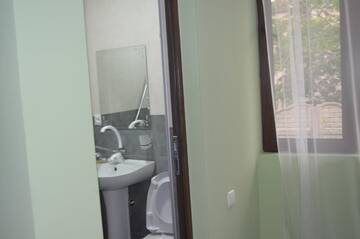 Фото номера Большой двухместный номер с 1 кроватью Отель Lia Guest House г. Кобулети 16
