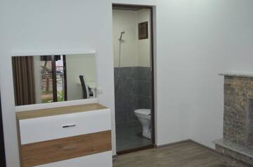 Фото номера Стандартный четырехместный номер Отель Lia Guest House г. Кобулети 5