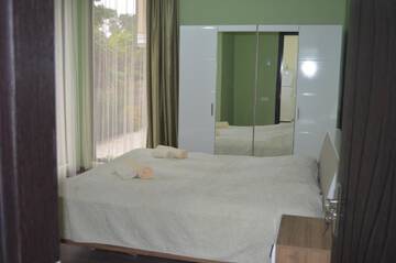 Фото номера Большой двухместный номер с 1 кроватью Отель Lia Guest House г. Кобулети 8