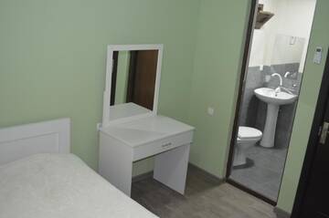 Фото номера Трехместный номер Отель Lia Guest House г. Кобулети 3