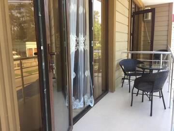 Фото номера Трехместный номер с балконом Отель Hotel BellMar г. Кобулети 9