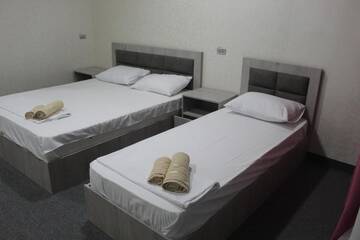 Фото номера Трехместный номер Отель Comfort Inn г. Кобулети 35
