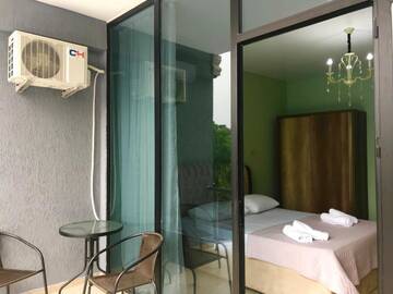 Фото номера Большой двухместный номер с 1 кроватью Отель K. Beach Hotel г. Кобулети 6