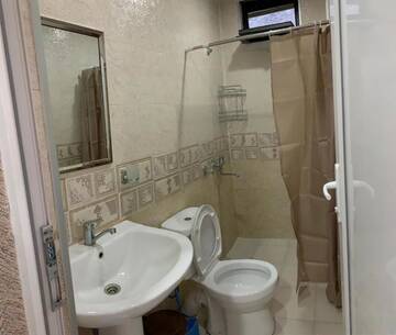 Фото номера Трехместный номер с балконом Отель Hotel Max г. Кобулети 5