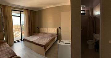 Фото номера Трехместный номер с балконом Отель Hotel Max г. Кобулети 6
