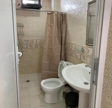 Фото номера Трехместный номер с балконом Отель Hotel Max г. Кобулети 4