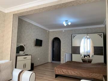 Фото номера Классический трехместный номер Отель Hotel Max г. Кобулети 2