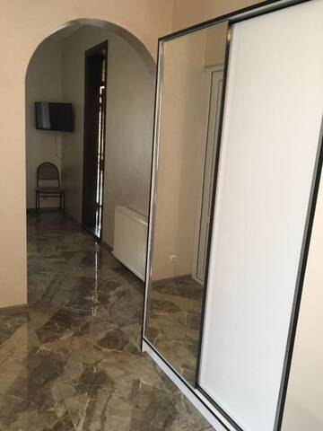 Фото номера Трехместный номер с ванной комнатой Гостевой дом Roma г. Кобулети 4
