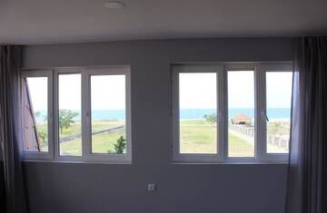 Фото номера Дом с 3 спальнями Дома для отпуска Дом на пляже Black sea House г. Кобулети 9