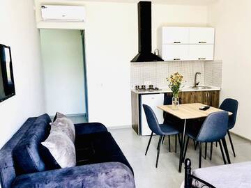 Фото номера Улучшенные апартаменты Апарт-отели Hotel Kristal г. Кобулети 10